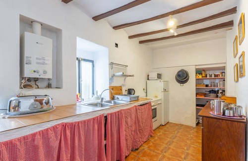 L'Abdet House | Pet-Friendly Holiday Home "Casa Aitana-Abdet - Val de Guadalest" with Mountain View, Terrace & Wi-Fi