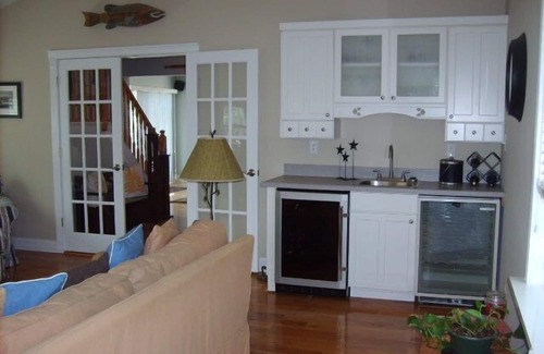 North Cape May House | Pet-friendly Home Just One Block From The Delaware Bay