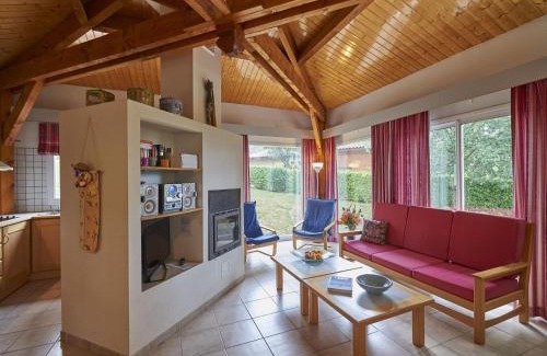 Quillan House | Pet-Friendly Home w Garden