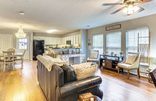 Lexington House | Pet-Friendly Home w/Yard & Fireplace in Lexington