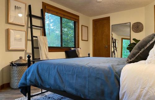 Ellijay House | Pet-Friendly - Hot Tub - Fire Pit - Great Views