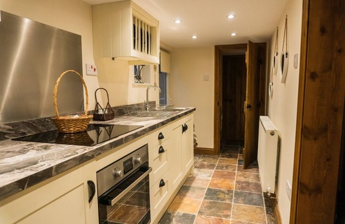 Welwick Cottage | Pet Friendly Hot Tub Luxury Cottage near Withernsea and Patrington