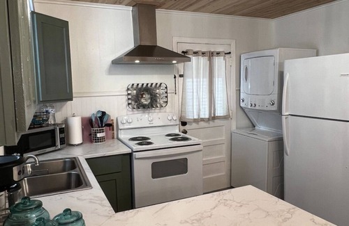 Monroe House | Pet friendly house with covered parking