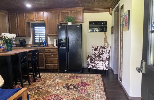 Gordonville Cabin | Pet friendly including Horses with fenced yard for both, 10 minutes Lake Texoma