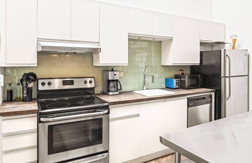 Inman Park Apartment | Pet Friendly | King Bed | Beltline Access