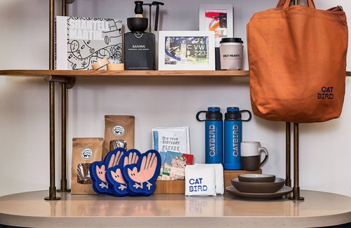 Cole Apartment | Pet Friendly | Kitchen & Entertaining Spaces