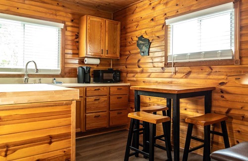 Lake Geneva House | Pet Friendly Lake Geneva Getaway for 6!