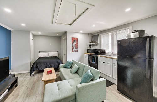 Mastic Beach Apartment | Pet-Friendly Long Island Guest House: Walk to Bay!