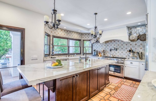 The Mesa House | Pet-friendly luxury estate in The Mesa, 360-views in South Palm Springs