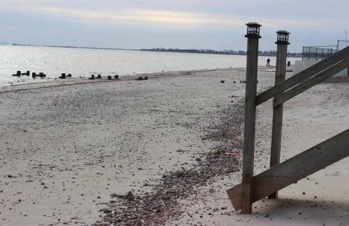Devon House | Pet Friendly Milford Beachfront Home