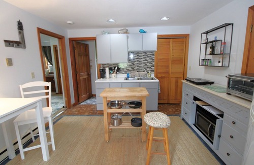 South Orleans Apartment | Pet Friendly, Minutes to Beaches, Golf, Dining, Shopping, With Linens (2396)