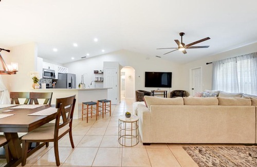 Rural Estates House | Pet-Friendly Naples Vacation Rental with Fire Pit!