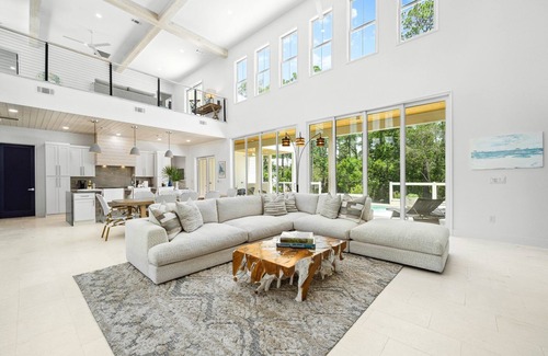 Hammocks of Seagrove House | Pet Friendly! Private Pool! Walk to Beach! Luxury 30A! Salty Days!
