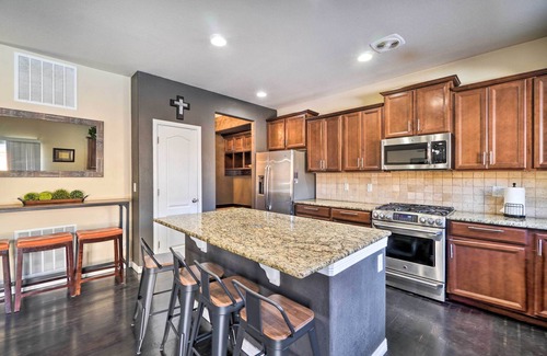 Parker House | Pet-Friendly Parker House Rental w/Home Gym!