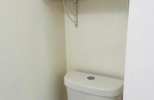 Centennial Park House | Pet Friendly, Private Basement, near Park &Airport