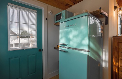 Rehoboth Beach House | Pet Friendly Rehoboth Beach House Parking Fire Pit Sleeps 2