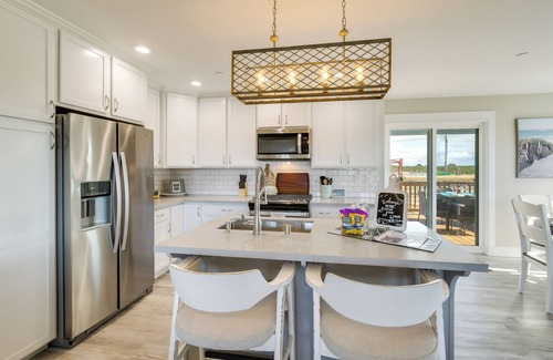 Ocean Shores House | Pet-Friendly Retreat w/Fenced Yard & Fire Pit