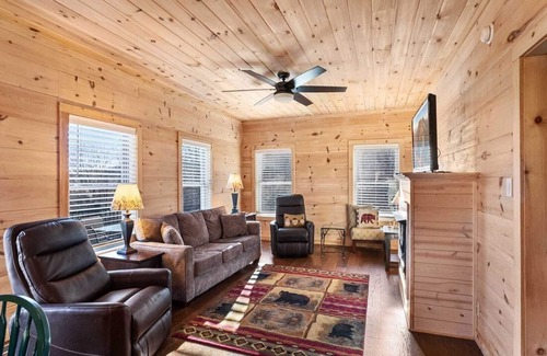 Todd Cabin | Pet-Friendly Retreat with Modern Amenities