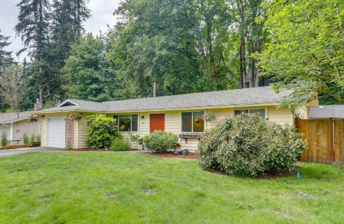 Inglewood House | Pet-Friendly Sammamish Home with Deck about 3 Mi to Lake