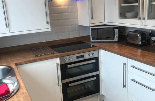 Scratby House | Pet-Friendly, Sea Views, Close to Norfolk Broads, easy access to sandy beach