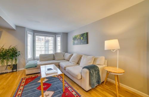 Licton Springs House | Pet-Friendly Seattle Townhome Less Than 1 Mile to Lake!