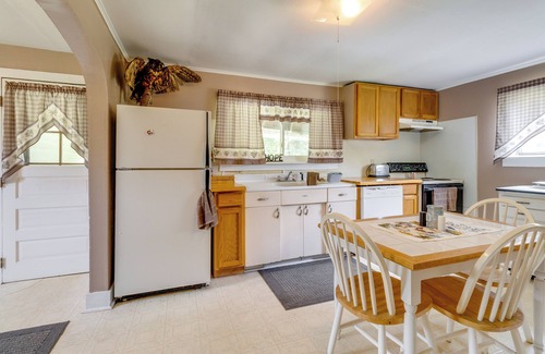 Smithmill House | Pet-Friendly Smithmill Retreat w/Hunting On-Site!