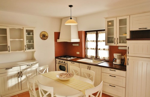 Rovinjsko Selo Villa | Pet friendly stone villa near Rovinj