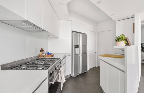 Balmain East House | Pet-Friendly Sydney Stay! Harbour Views and Easy City Access by Ferry!