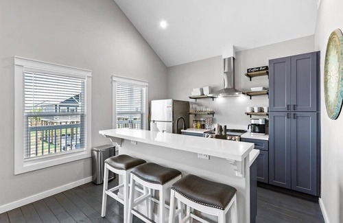 Caplen House | Pet Friendly! Walk to Beach!