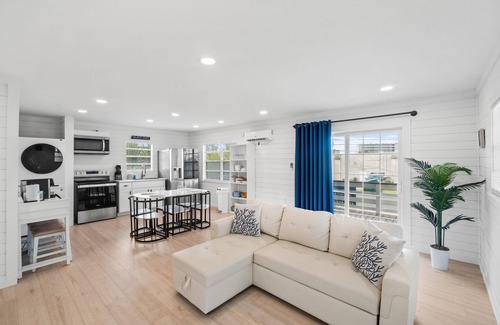 Gulf Lagoon Beach Apartment | Pet Friendly! Hot Tub! Sleeps Six!