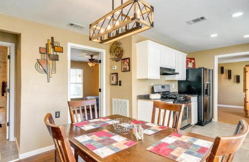 Bloomington House | Pet-Friendly Victoria Home - Kayak, Fish and Golf!