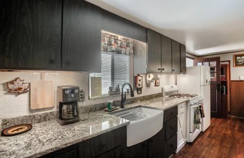Tylersburg House | Pet Friendly Wi-fi Firepit Tv