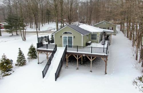 Altmar Villa | Pet friendly with Fireplace, Near Kasoag Snow Trail