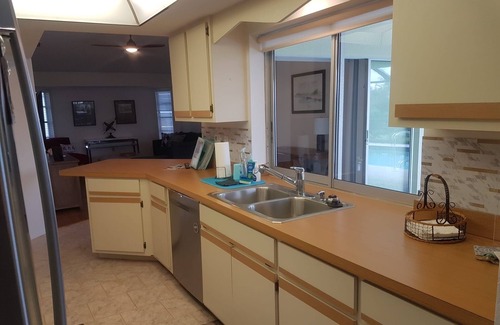 Harbour Heights House | Pet Friendly with Private heated Pool Home