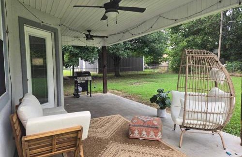Calera House | Pet Paradise on Main Fenced Yard Included