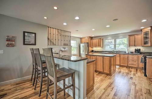Grass Lake House | Pet-Friendly Grass Lake Retreat w/Game Room!