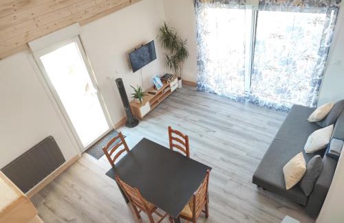Susville Apartment | Petit Coin de Bonheur studio Neuf climatisé avec terrasse et parking privé à 5mins du Centre-ville