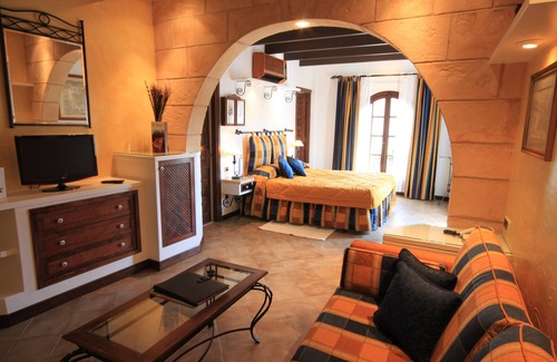 Cala Ratjada Hotel | Petit Hotel Restaurante Ses Rotges - Adults Only