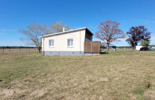 Cosne-Cours-sur-Loire House | Petite Maison sur Aérodrome