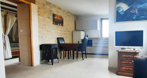 Voulaines-les-Templiers House | Petite maison d'art et d'hôtes