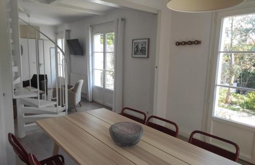 Garches Bed & Breakfast | Petite maison de charme - Paris - Rolland Garros - Versailles - Golf - Normandie