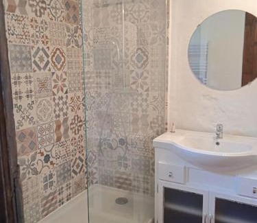 Ygrande House | petite maison de village