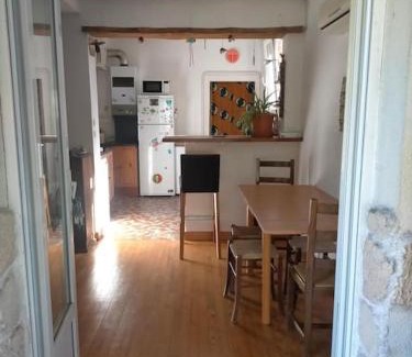 Cournon-dʼAuvergne House | Petite maison très paisible avec jardin à Cournon - Puy de Dôme !