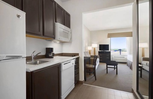 Cotulla Apartment | PetroStay Inn & Suites Cotulla