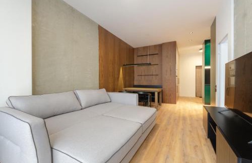 Afanasivsʹkyy Yar Apartment | Petrovdom Apartments 10-230 in RC Yaroslaviv Grad, Bulvarno Kudriavska 17