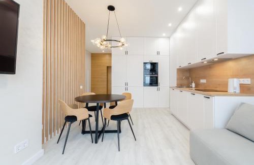 Afanasivsʹkyy Yar Apartment | Petrovdom Apatrments 4-196 in RC Yaroslaviv Grad, Bulvarno-Kudriavska 17