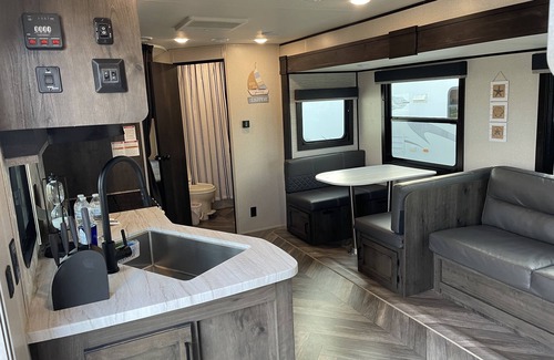 Surfside Beach House | (PETS STAY FREE) RV STEPS AWAY FROM THE BEACH