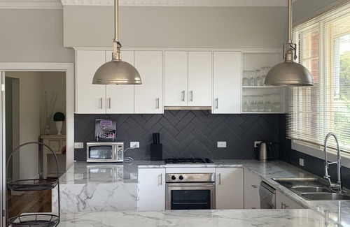 Tocumwal House | Peyton's Place - Five Bedroom Villa