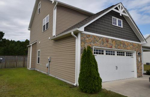 Hubert House | Peytons Ridge - entire house near Camp Lejeune and beaches