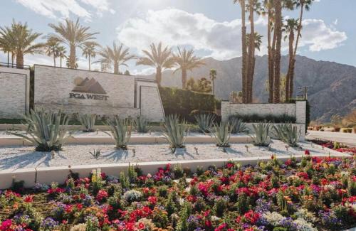 La Quinta House | PGA West Summer Escape, sleeps 8 ppl, Golf Cart!